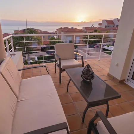 My Island Escape - Sea Views - Private Pool, Sauna Willa *