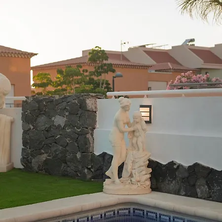 My Island Escape - Sea Views - Private Pool, Sauna Willa