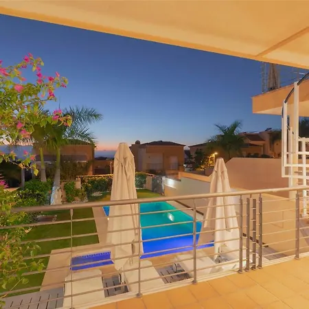 My Island Escape - Sea Views - Private Pool, Sauna Villa