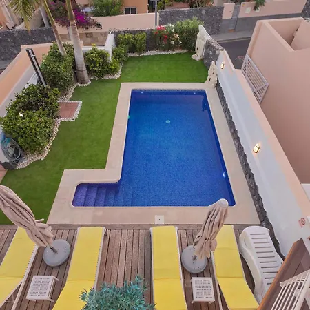 My Island Escape - Sea Views - Private Pool, Sauna *