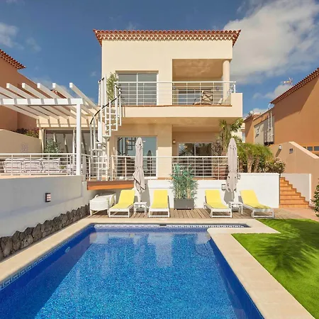 My Island Escape - Sea Views - Private Pool, Sauna Villa *